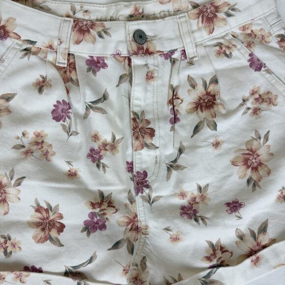 American Eagle Women’s High-Waisted Floral Denim Shorts Size 6 - Picture 2 of 13